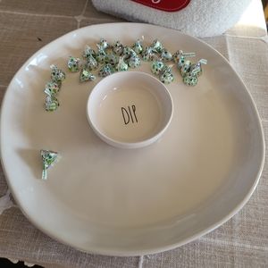 Rae Dunn chip and dip platter